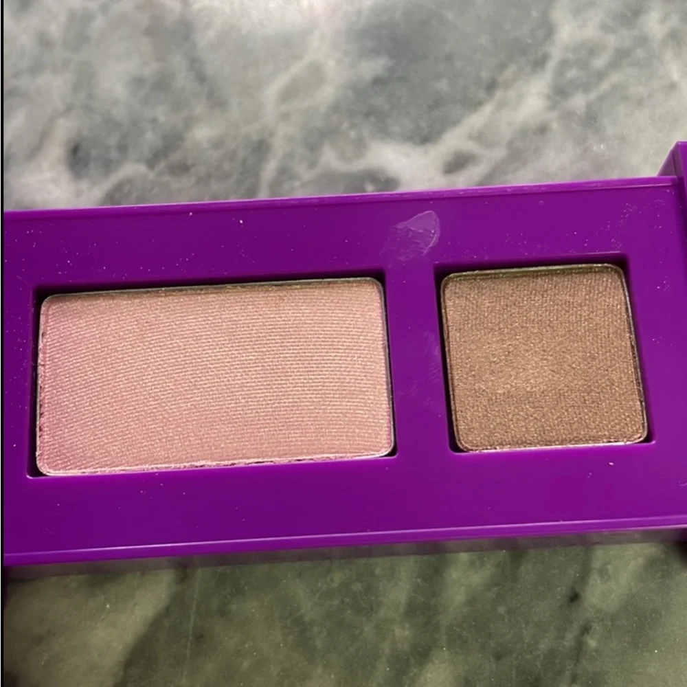 Clinique All About‎ Shadow Duo Strawberry Fudge